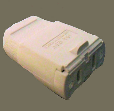 WHITE FEMALE 2-WIRE 2-POLE PLUG